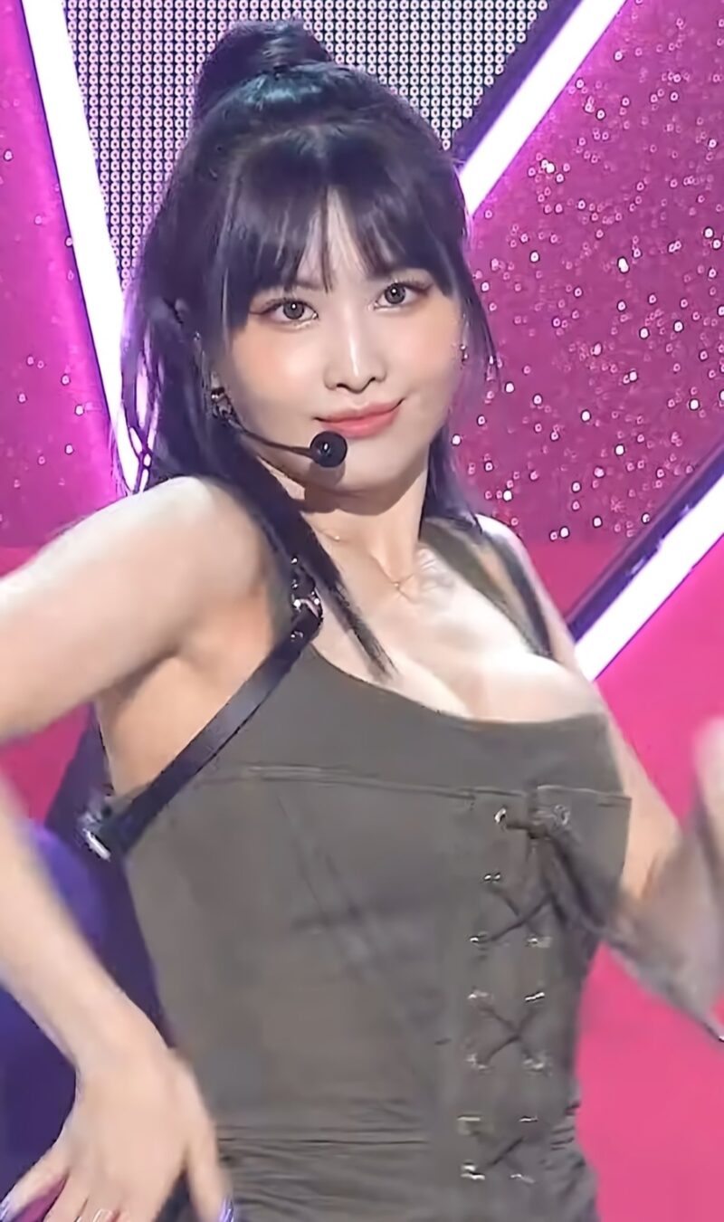 K-POP - Twiceモモのエロ画像まとめ！高画質の乳輪&Fカップおっぱい&お尻！【K-POP】