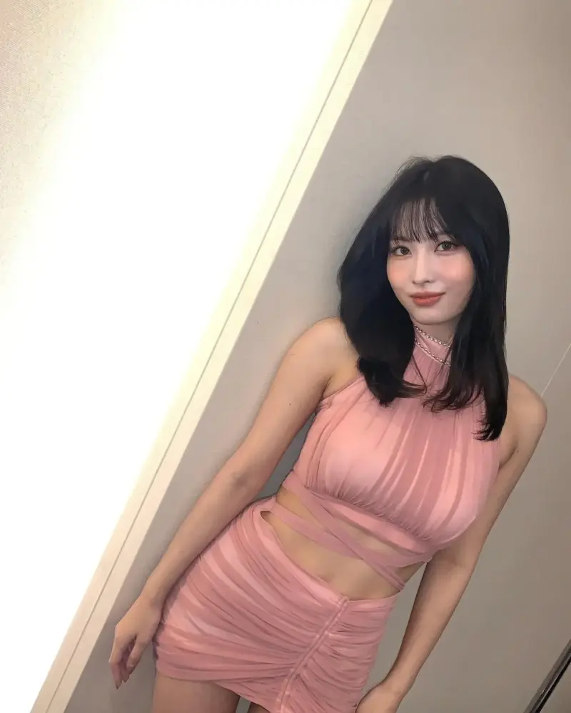 K-POP - Twiceモモのエロ画像まとめ！高画質の乳輪&Fカップおっぱい&お尻！【K-POP】